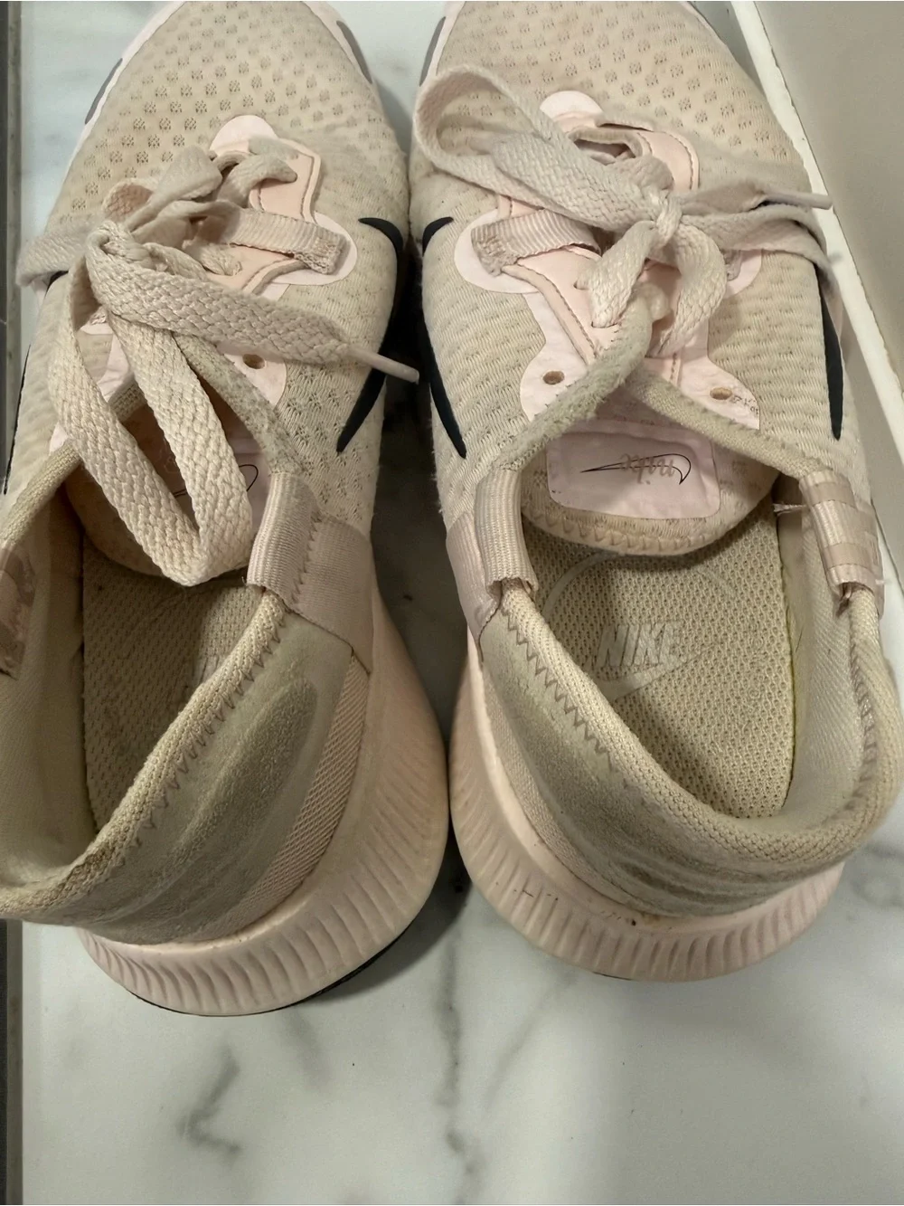 Nike Reposto pink sneaker Women’s Size 7